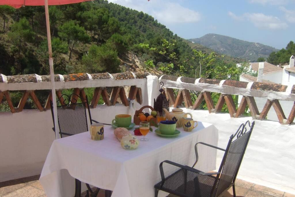 Casa Rosa, Con Encanto Y Piscina Climatizada Фрихилиана Экстерьер фото